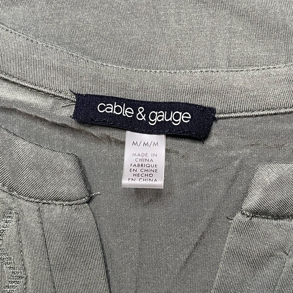 Cable & Gauge Women’s Pleated Front Blouse | Size Medium - Picture 3 of 3